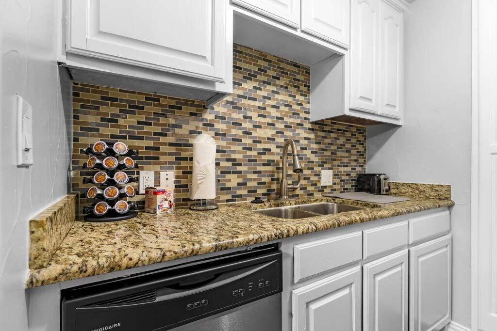 Family Friendly 2Bdrm-Walk To At&T/Cowboys Stadium Άρλινγκτον Εξωτερικό φωτογραφία